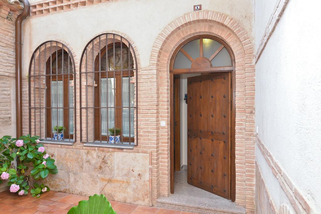 Apartamentos La Casa Del Grial Толедо Екстер'єр фото